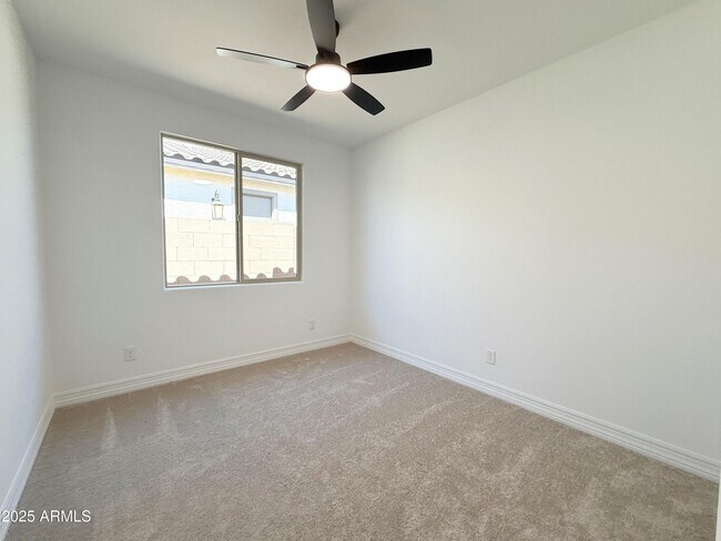 Building Photo - 17017 W Shangri La Rd