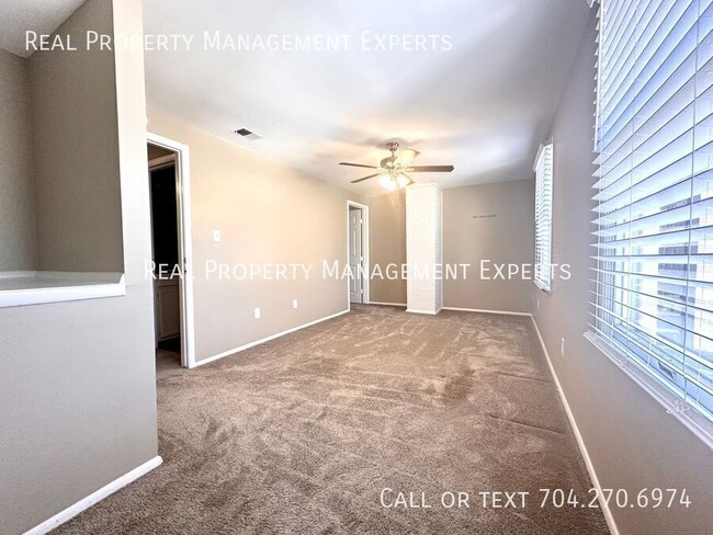 Building Photo - 7526 Holly Grove Ct