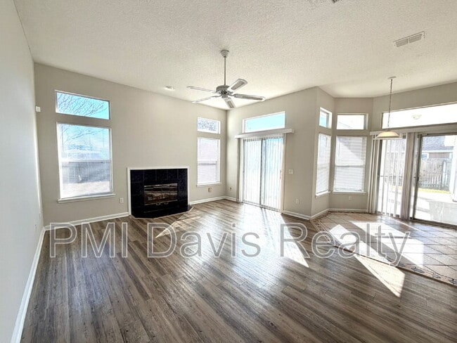 Building Photo - 1771 Pickwick Pl