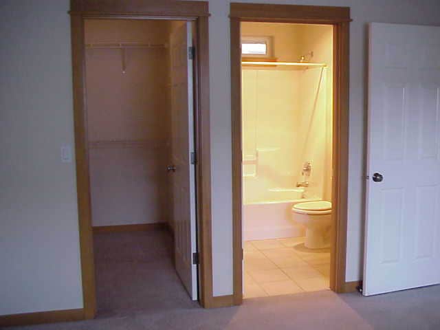Building Photo - 449-1760 NE Lotus
