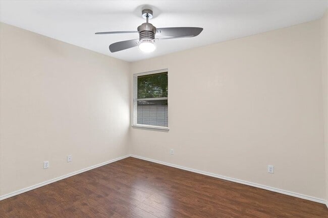 Building Photo - 207 Colby Ln