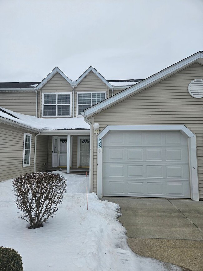 Building Photo - Streetsboro 2 Bedroom 2.5 Bath Condo