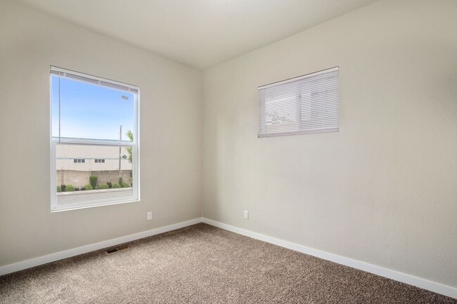 Building Photo - Recently Remodeled 3 Bedroom Home in Everett!