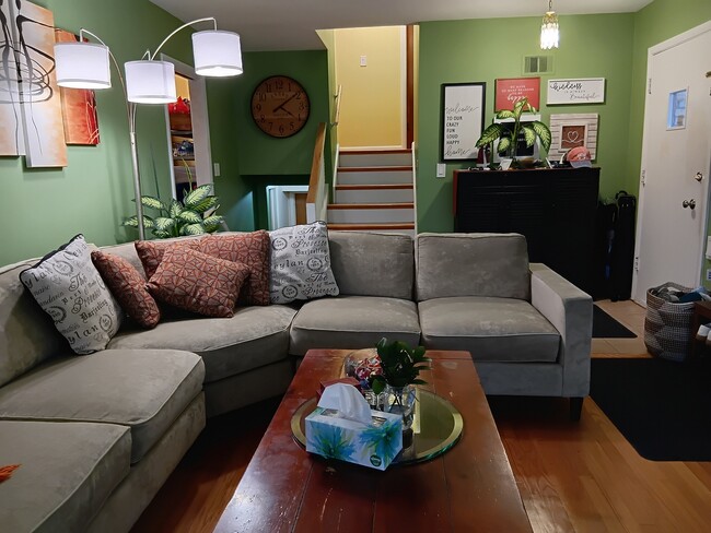 Building Photo - 226 Fernwood Ln