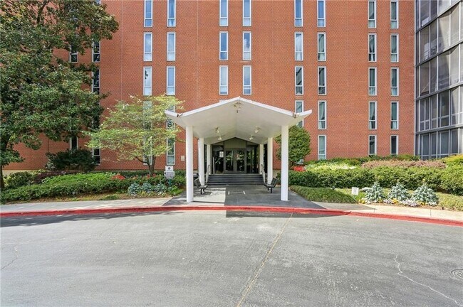 Building Photo - 3060 Pharr Ct S Northwest