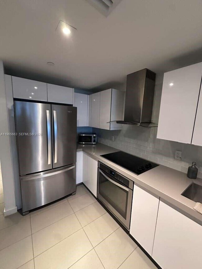 Building Photo - 1600 NE 1st Ave