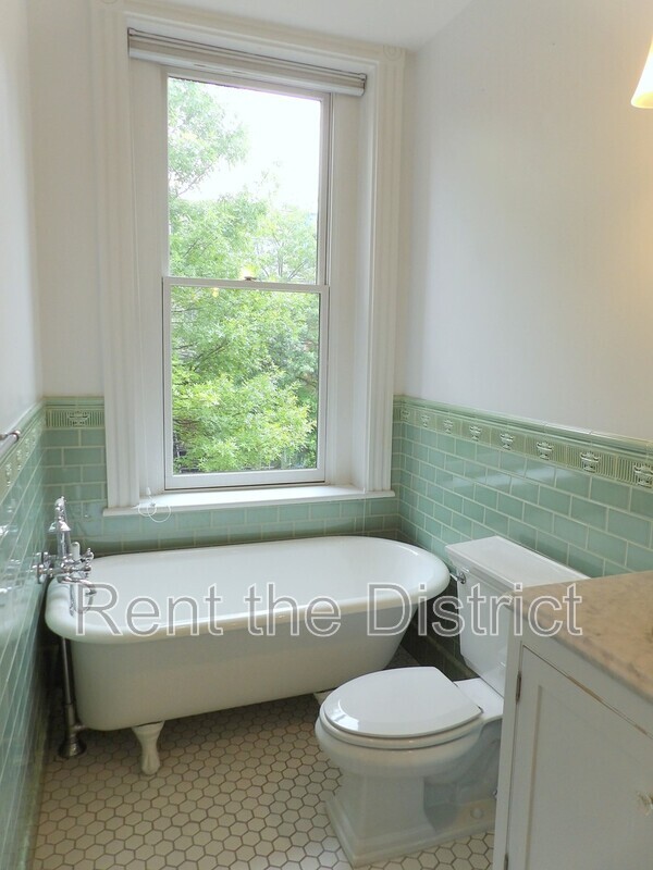 Building Photo - 1130 5th St NW