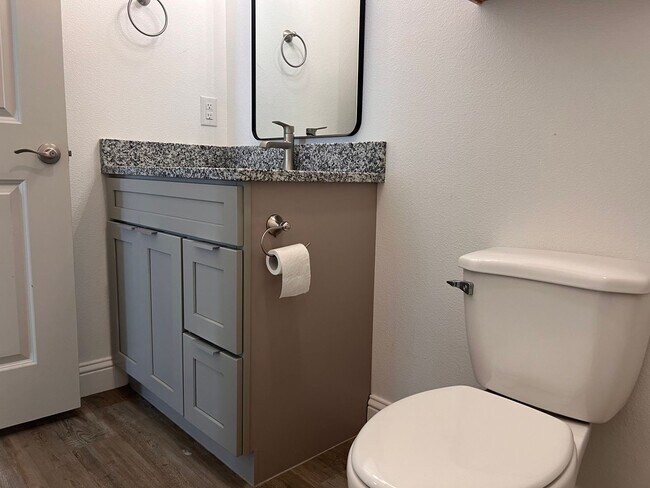 Building Photo - 3 Bedroom Rental Available July 9th in Fre...