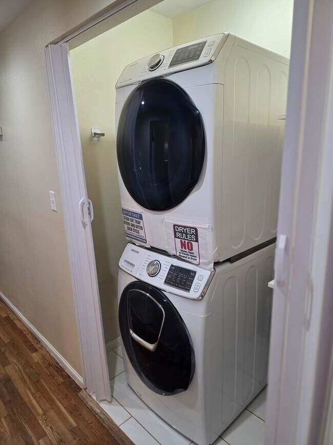 Building Photo - Beautiful 3-Bedroom, 3-Bath Home with Modern Comforts