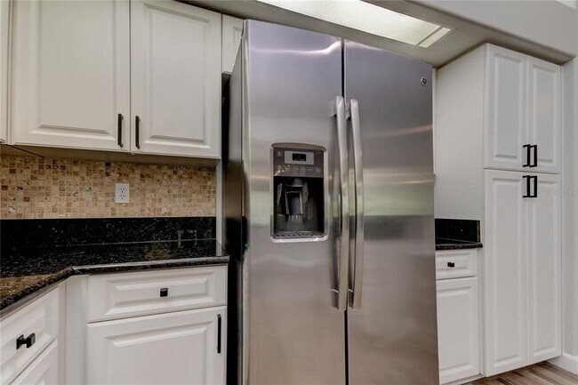Building Photo - 10426 Springrose Dr
