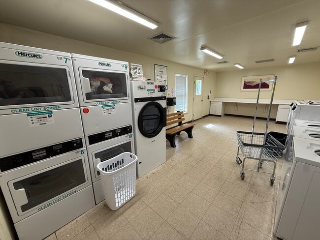 Building Photo - 570 Central Ave