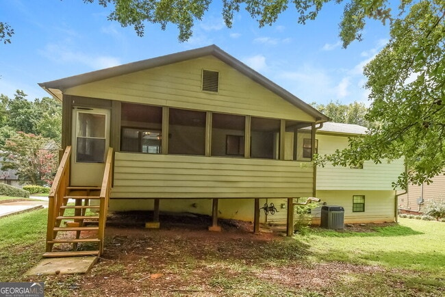 Building Photo - 1012 Hicksmil Dr SW