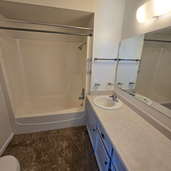 Building Photo - 1305 Rio Rancho Blvd SE