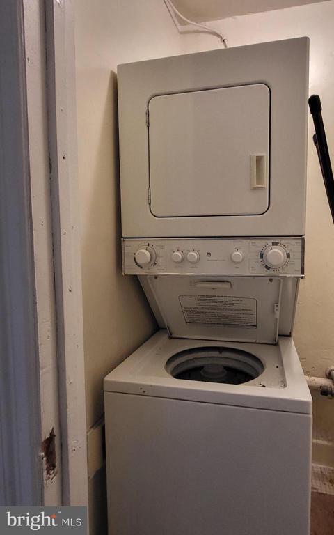 Building Photo - 2031 Locust St