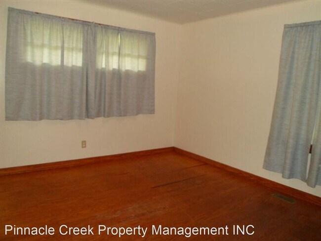 Building Photo - 3 br, 1 bath House - 3927 US Hwy 441S