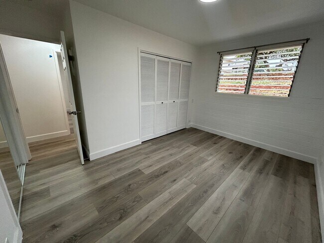 Building Photo - 2601