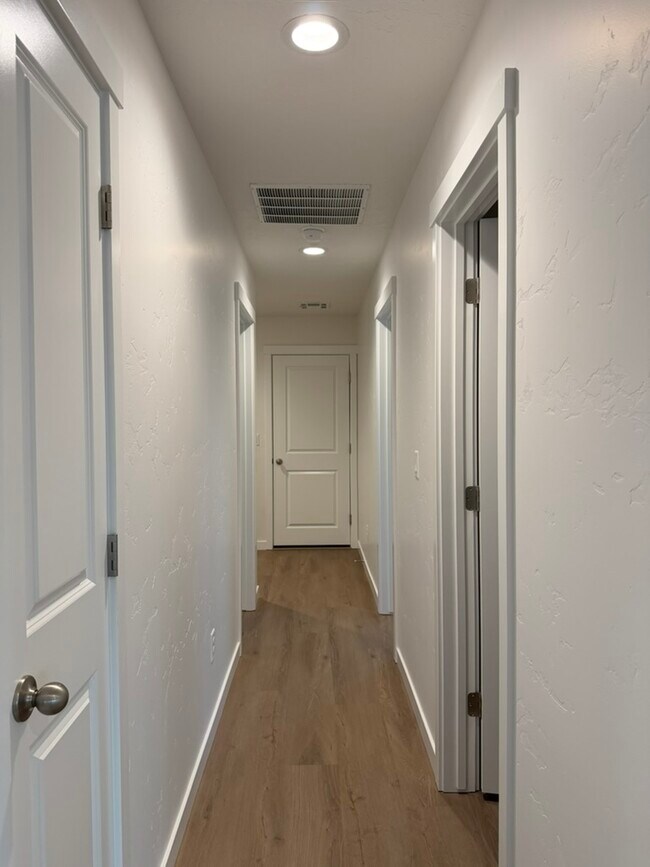 Building Photo - 10113 Longtail Dr