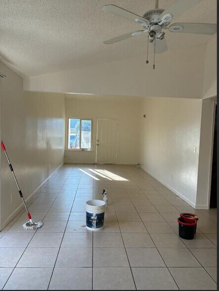 Building Photo - 7663 Jacaranda Ct