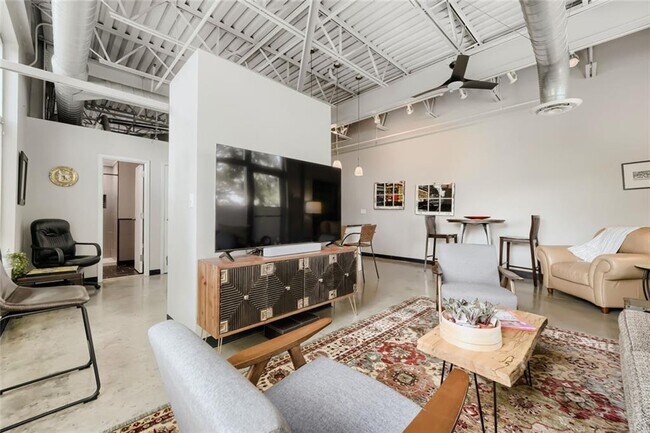 Building Photo - 5200 Peachtree Rd