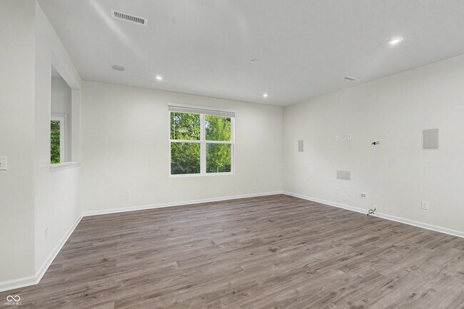 Building Photo - 5465 Dunhaven Rd