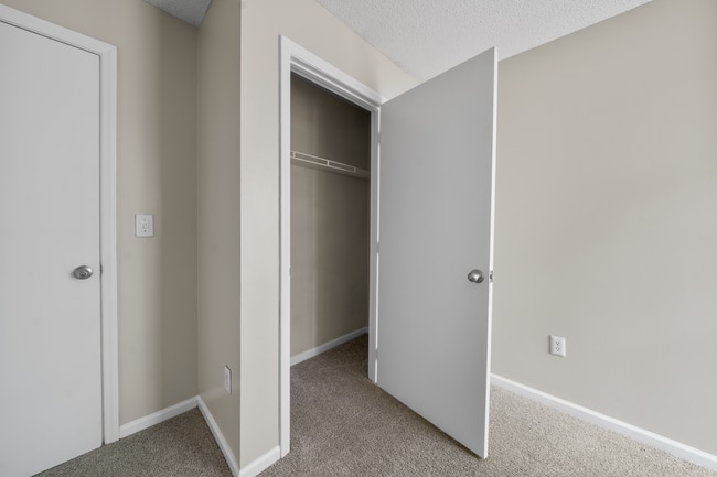 Building Photo - 2420 Hill St