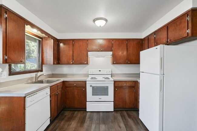 Interior Photo - 080-Salem Heights
