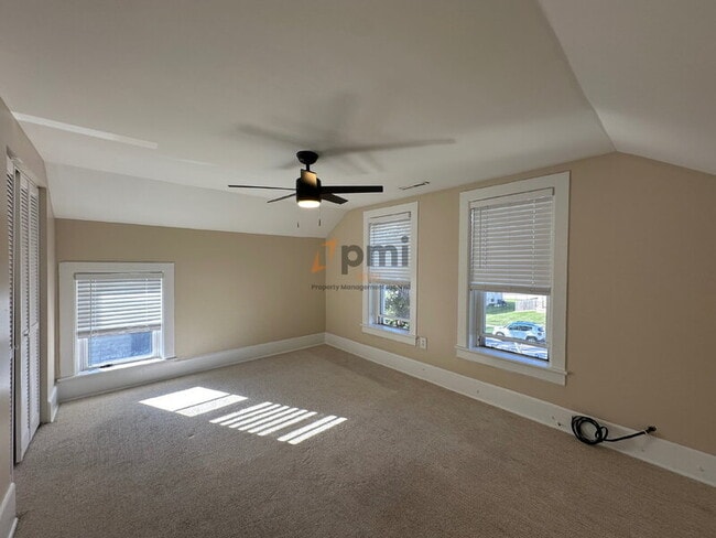 Building Photo - 511 W Goldsborough St