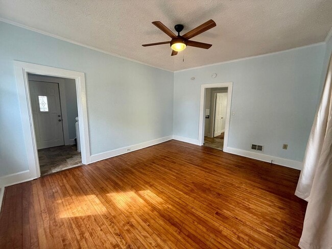 Building Photo - 3 Bed 2 Bath Single Family Home in Wausau - Deposit Special : half off deposit!