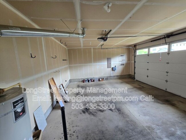 Building Photo - 3338 SE Summerfield Dr