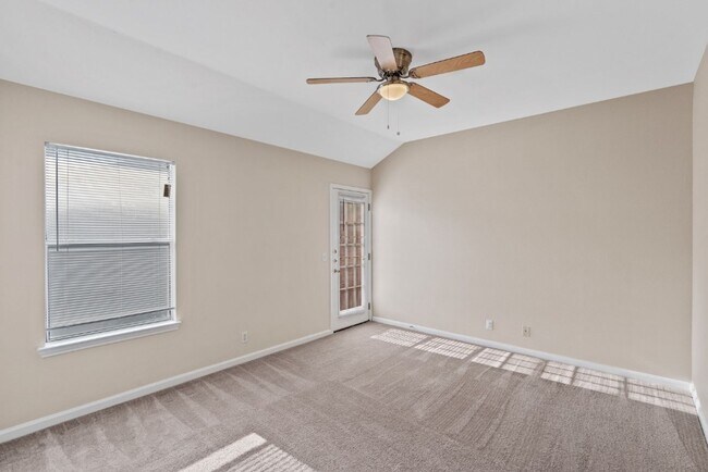 Building Photo - 3301 El Salido Pkwy