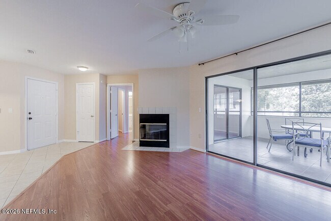 Building Photo - 10150 Belle Rive Blvd