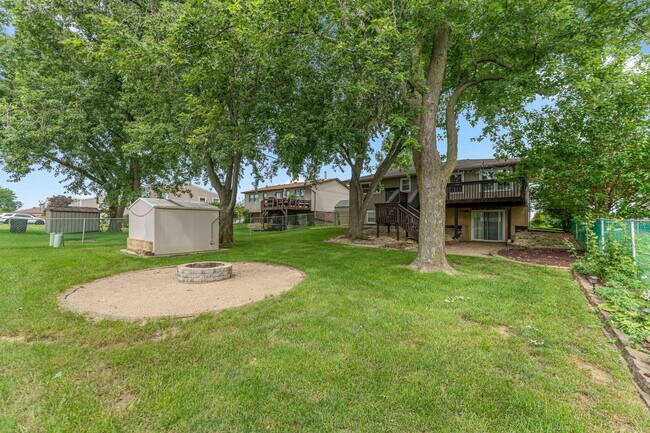 Building Photo - 15954 Ozark Ave