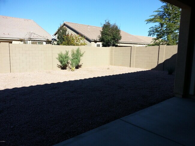 Building Photo - 1932 E Ravenswood Dr