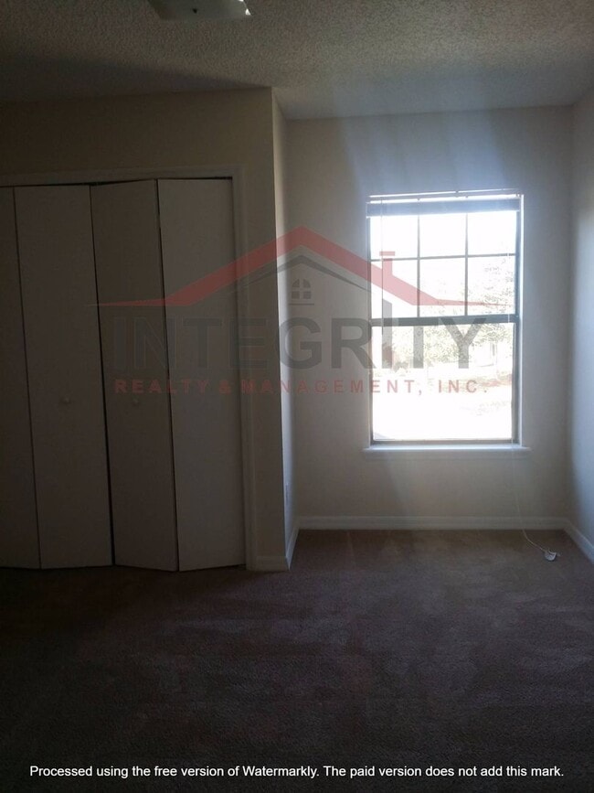 Building Photo - 3bed/2.5bath townhome in Jacksonville FL