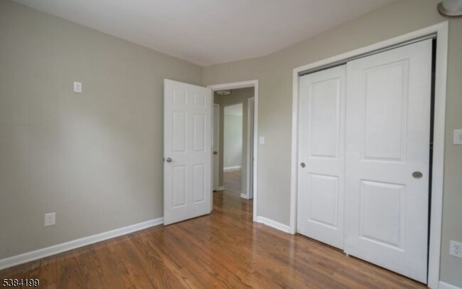 Building Photo - 83 Chestnut St