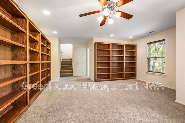 Building Photo - 28 Latshaw Dr