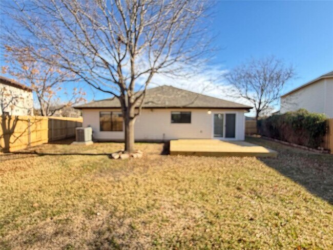 Building Photo - 1307 Lakeside Loop