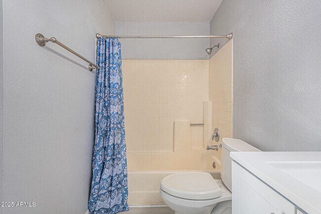 Building Photo - 4730 W Northern Ave