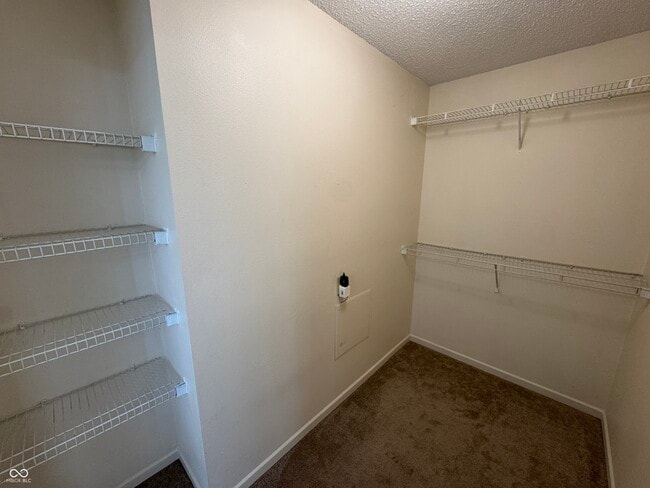 Building Photo - 2274 Bridlewood Dr