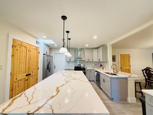 Building Photo - 3936 Wagon Rd