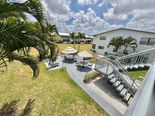 Building Photo - 166 Sheffield G