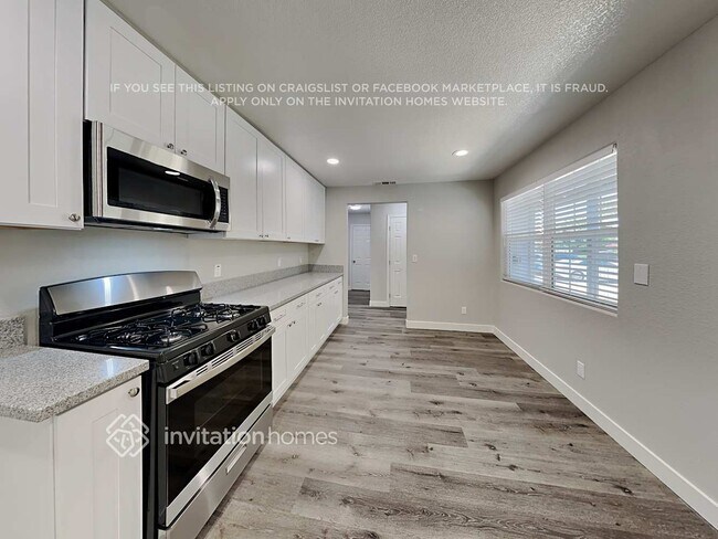 Building Photo - 2611 Barbera Way