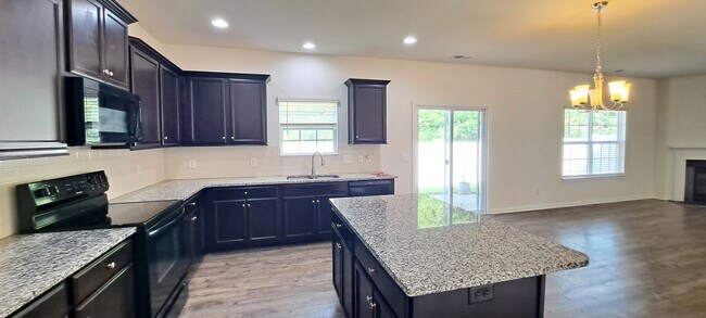 Building Photo - 1527 Sergeant Ln