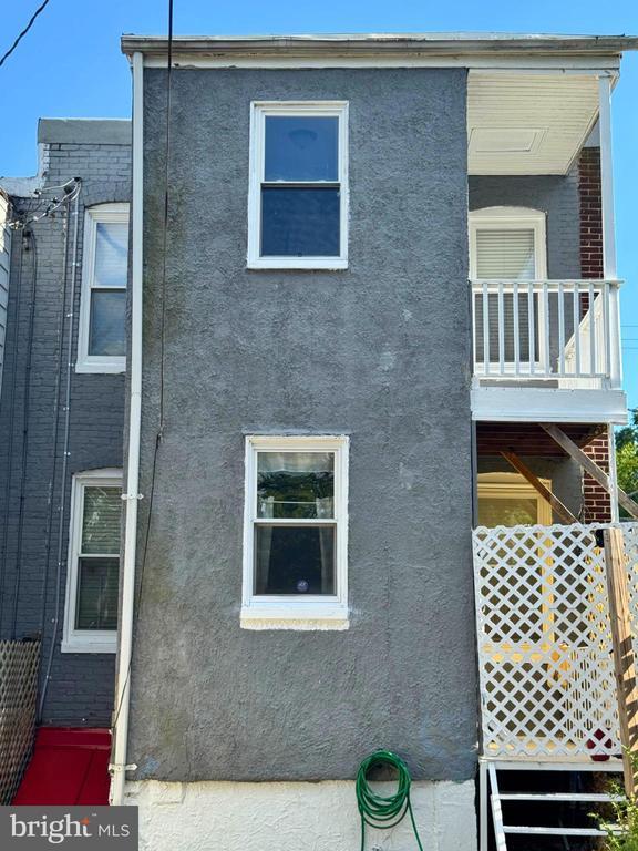 Building Photo - 548 Radnor Ave