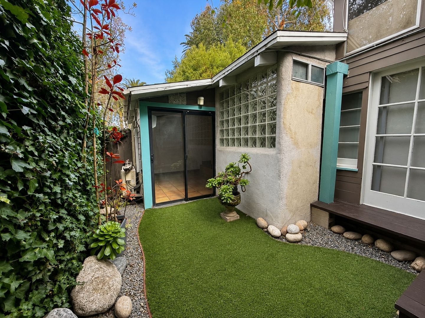 Building Photo - Private Venice Bungalow Near Abbot Kinney | 1BR + Office, 2 Baths, Garden Patio
