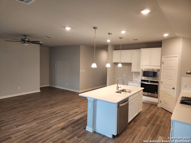 Building Photo - Scenic Crest off Boerne Stage Rd