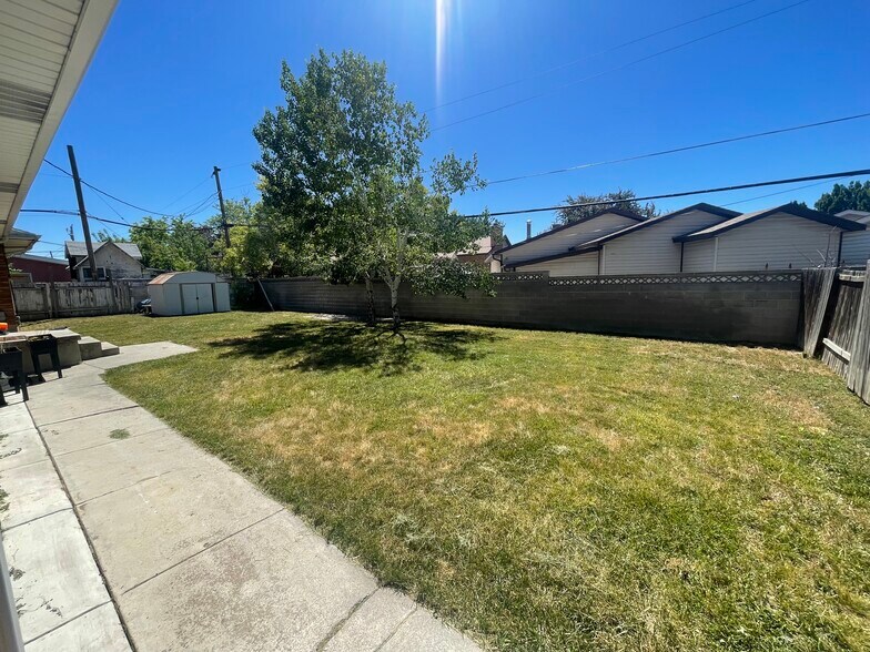 Building Photo - 3838 S Sunnyvale Dr