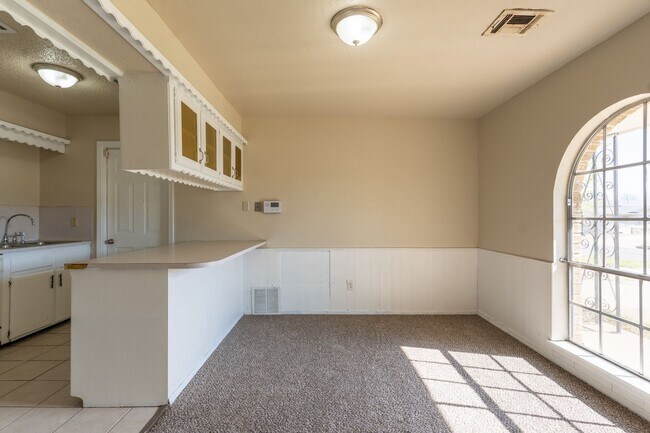 Building Photo - Spacious Rent to Own in South OKC!