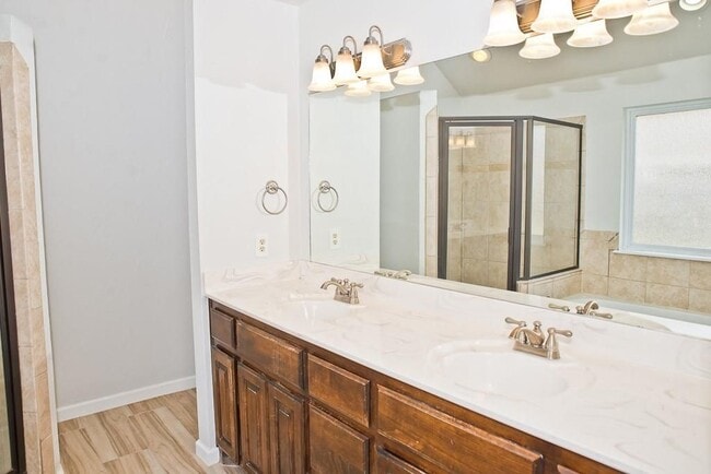 Building Photo - 826 Rickwood Cir