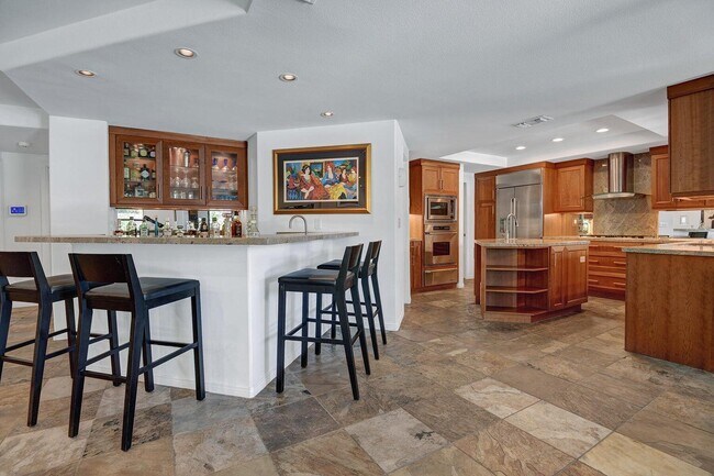 Building Photo - 71138 Patricia Park Pl